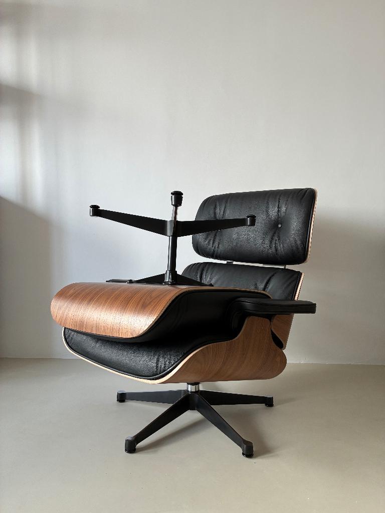 Vitra Eames Lounge Chair & Ottoman Nieuw, Huis en Inrichting, Fauteuils, Ophalen, Nieuw, 75 tot 100 cm, 75 tot 100 cm
