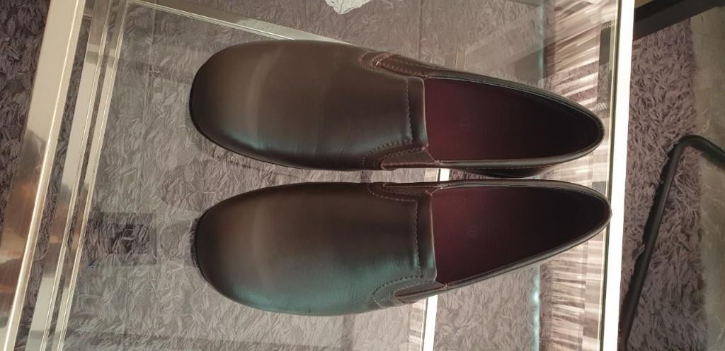 Mooie nette leren herenschoenen in maat 47., Bruin, Ophalen of Verzenden, Zo goed als nieuw, Pantoffels of Sloffen