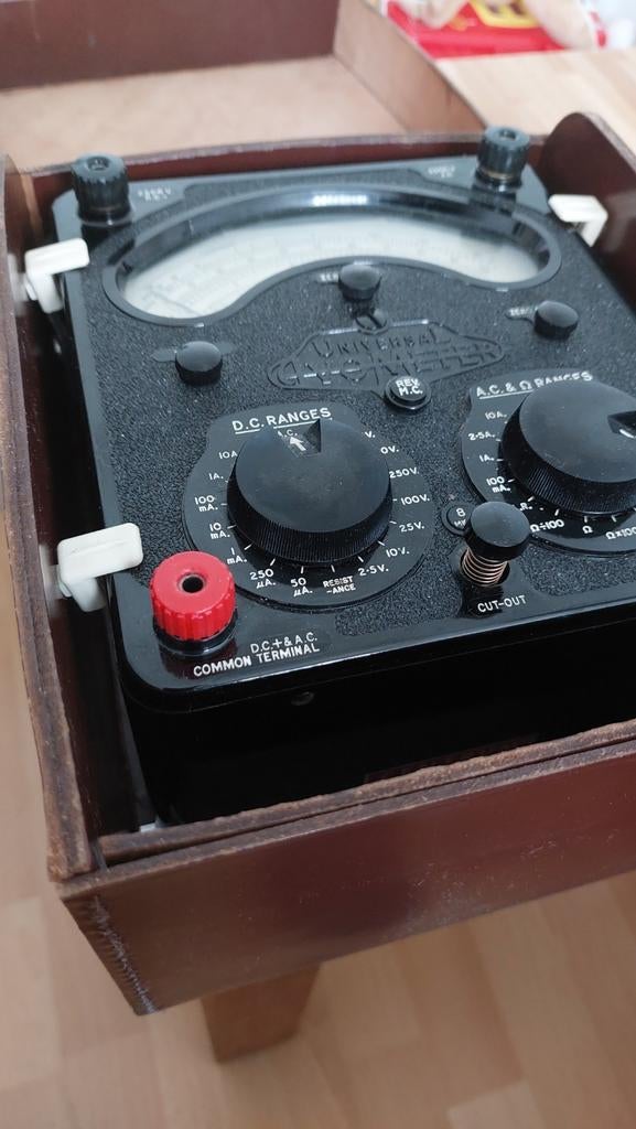 Universele Avometer Model 8 MK 3, Ophalen