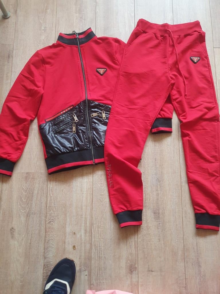 Nieuw Dames Trainingspak Maat S - Rood met Zwart, Prada, Overige typen, Nieuw, Ophalen of Verzenden