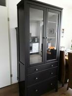 Hemnes vitrinekast boekenkast met glazen deuren, Huis en Inrichting, Kasten | Buffetkasten, Ophalen, 50 tot 100 cm, Zo goed als nieuw