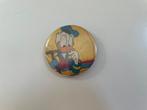 C132 Originele Button Donald Duck Jaren 80, Ophalen of Verzenden, Gebruikt, Figuurtje, Button