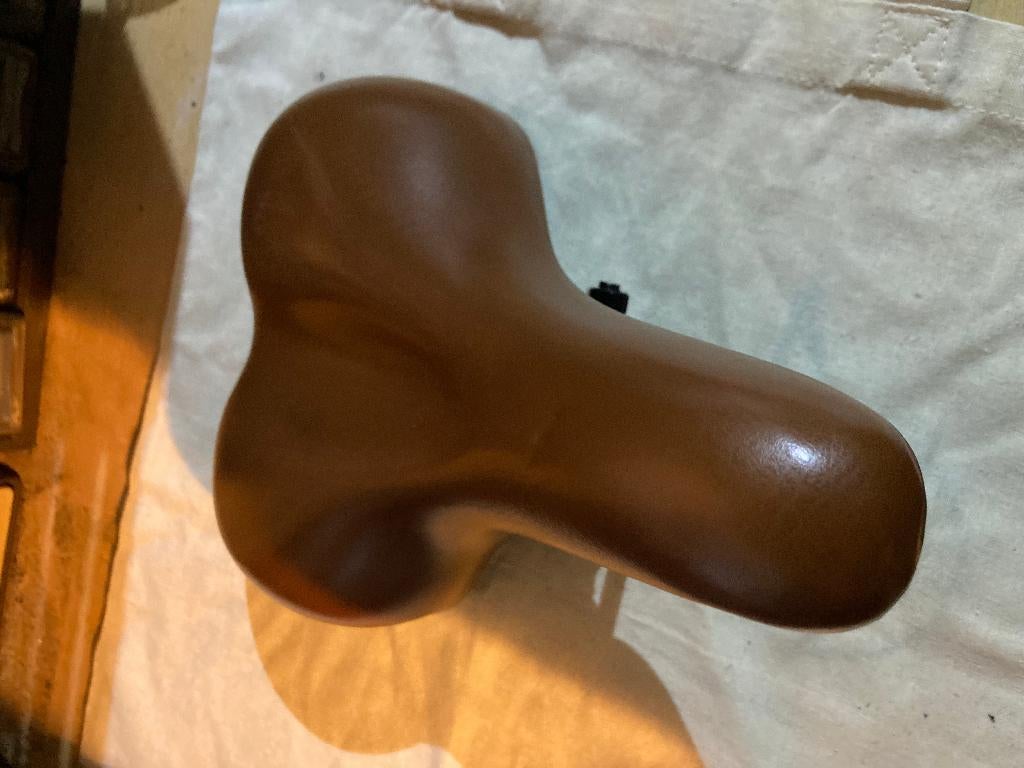 Fiets zadel en 2 witte kleden voor fiets, Ophalen of Verzenden, Gebruikt, Overige typen, Onbekend