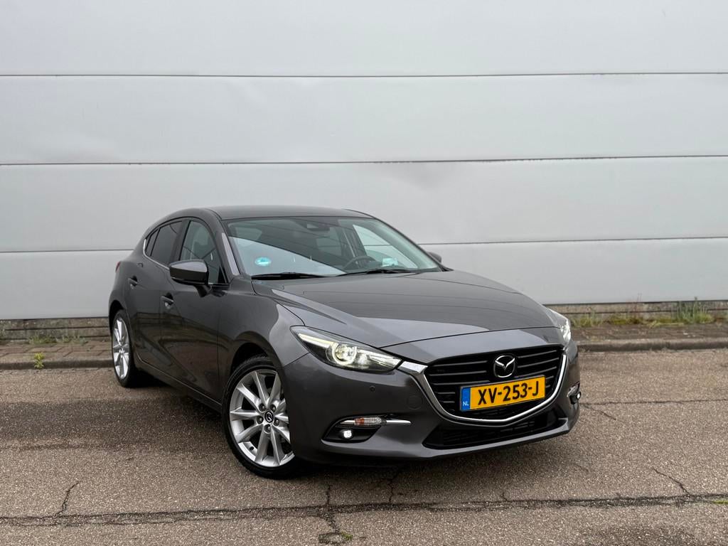 Mazda 3 2.2 SkyActiv-D 150 GT-M (bj 2019) XENON|HuD|LEER|BTW, Auto's, Mazda, Voorwielaandrijving, Gebruikt, 4 cilinders, 150 pk