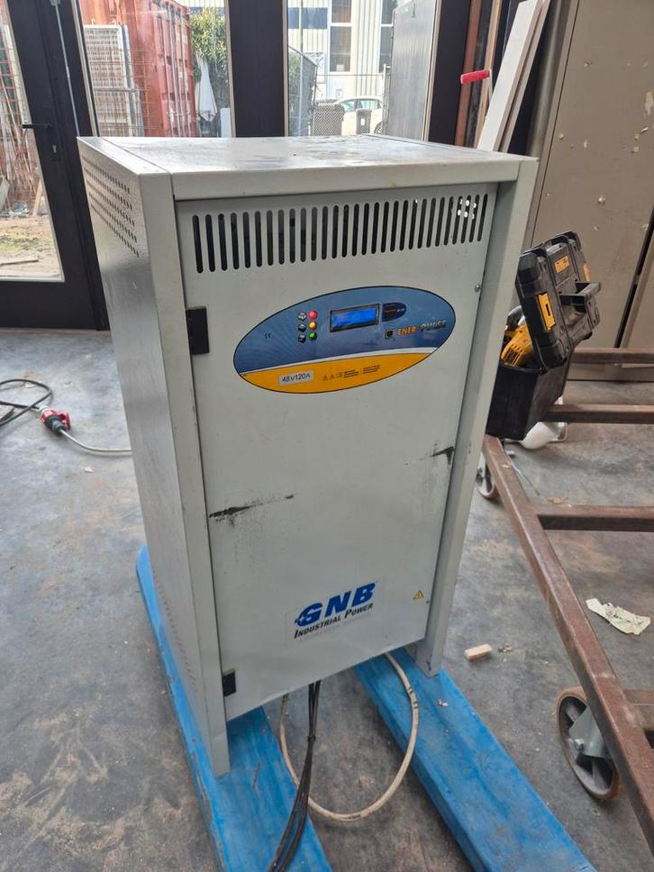 GNB Enerpulse Industriële Acculader 48V 120A voor Heftruck, Zakelijke goederen, Machines en Bouw | Onderdelen, Ophalen