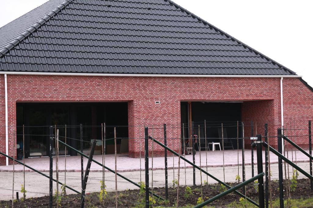 dakpannen, Ophalen, Steen of Klei, Zwart, Nieuw