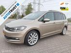 Volkswagen Touran 1.5 TSI Comfortline Business 7p/automaat/a, Auto's, Zwart, 4 cilinders, 7 stoelen, Beige