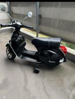 Kinder elektrische Vespa Piaggio accu scooter, Ophalen, Zo goed als nieuw