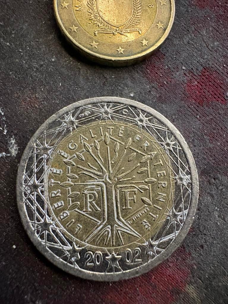 Zeer zeldzaam misdruk van franse 2 euro uit 2002, Postzegels en Munten, Munten | Europa | Euromunten, Ophalen of Verzenden, Frankrijk