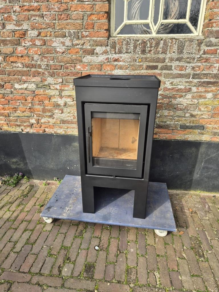 Hoog rendement houtkachel Buntfires Flores 8, Houtkachel, Ophalen of Verzenden, Zo goed als nieuw, Vrijstaand