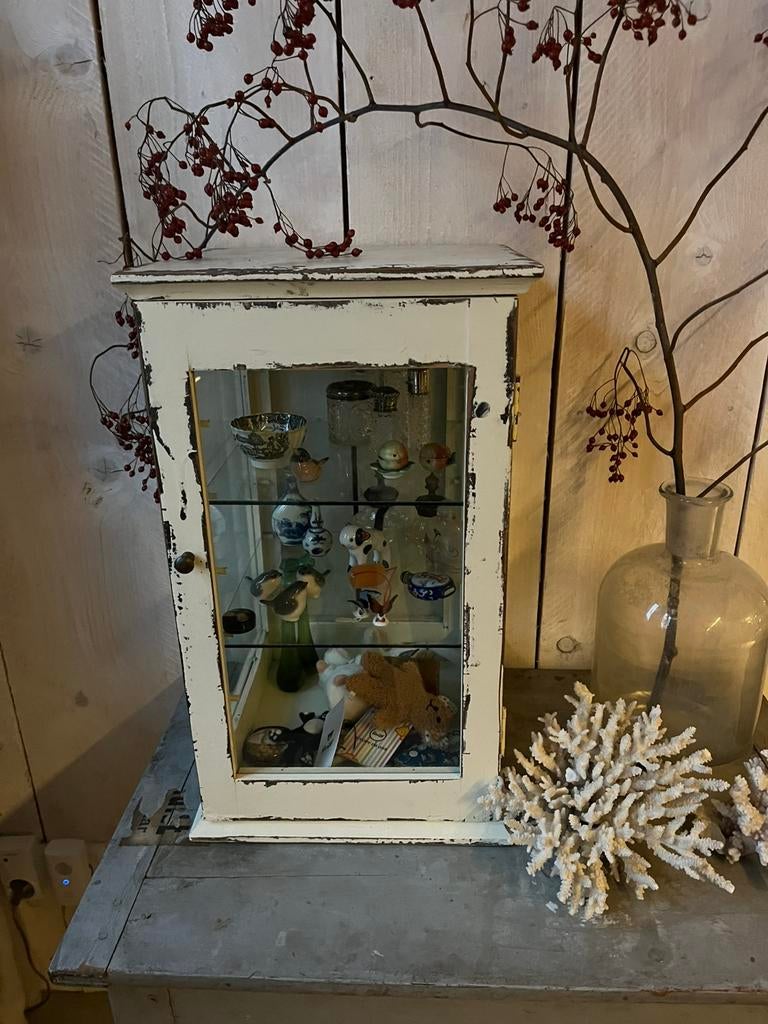 Oud klein glaskastje . Alleen ophalen., Antiek en Kunst, Ophalen