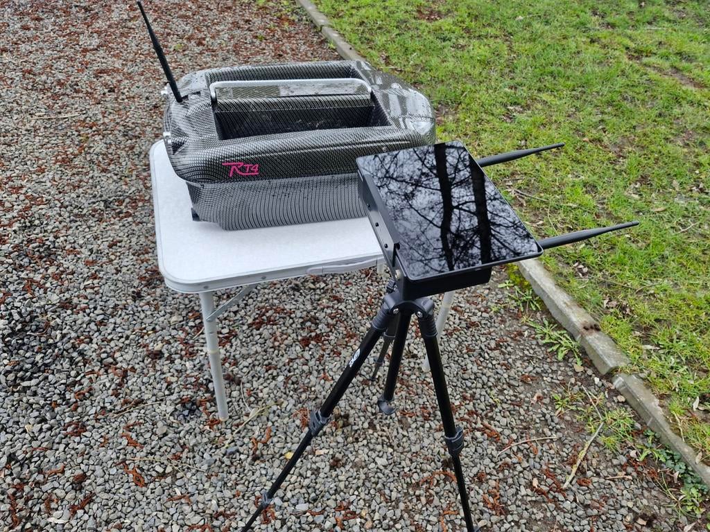 Voerboot R14 met dieptemeter, Ophalen of Verzenden, Zo goed als nieuw