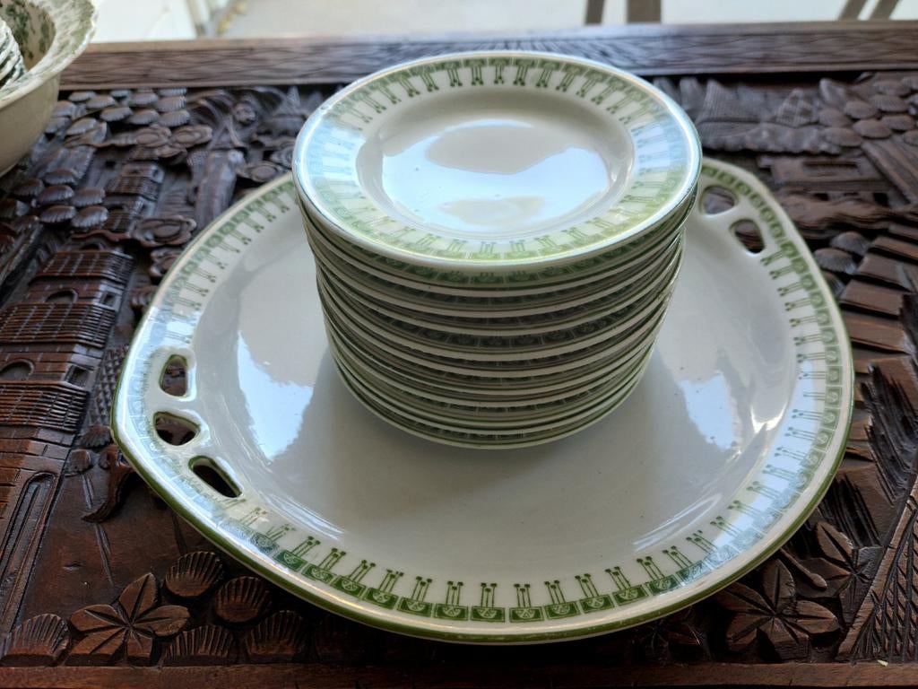 Mosa Maastricht Art Deco Taartschaal met 11 schoteltjes, Ophalen