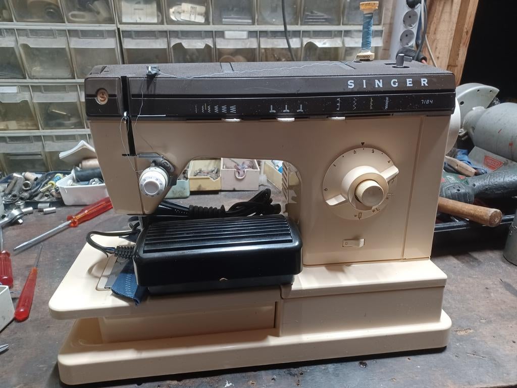 Singer naaimachine 7184, Antiek en Kunst, Ophalen of Verzenden
