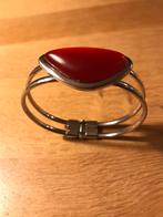 Armband met rode steen, Ophalen of Verzenden, Gebruikt