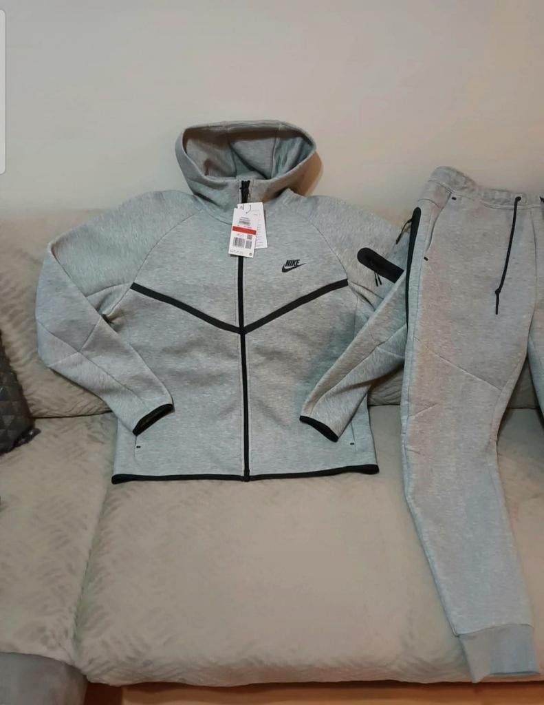 Nike tech fleece Grijs, Kleding | Heren, Sportkleding, Maat 48/50 (M), Nieuw, Ophalen of Verzenden, Grijs