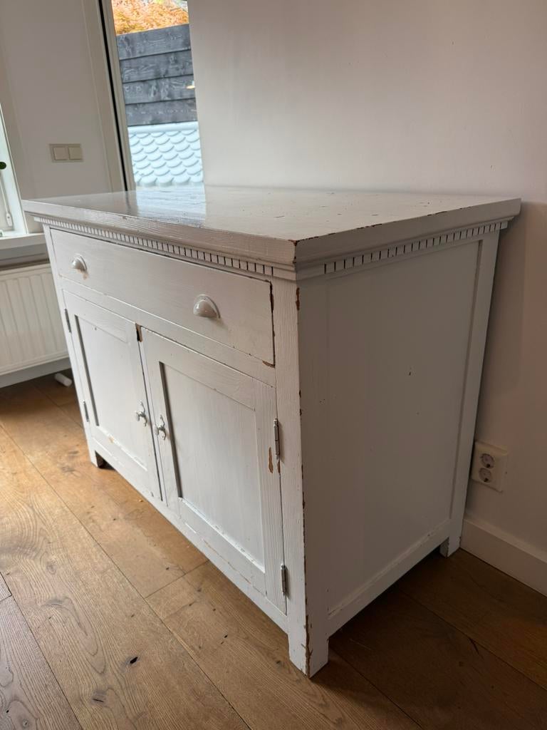 Witte kast dressoir - 120,5 x 60,5 x 91 cm, Gebruikt, Grenenhout, Met deur(en), 50 tot 75 cm