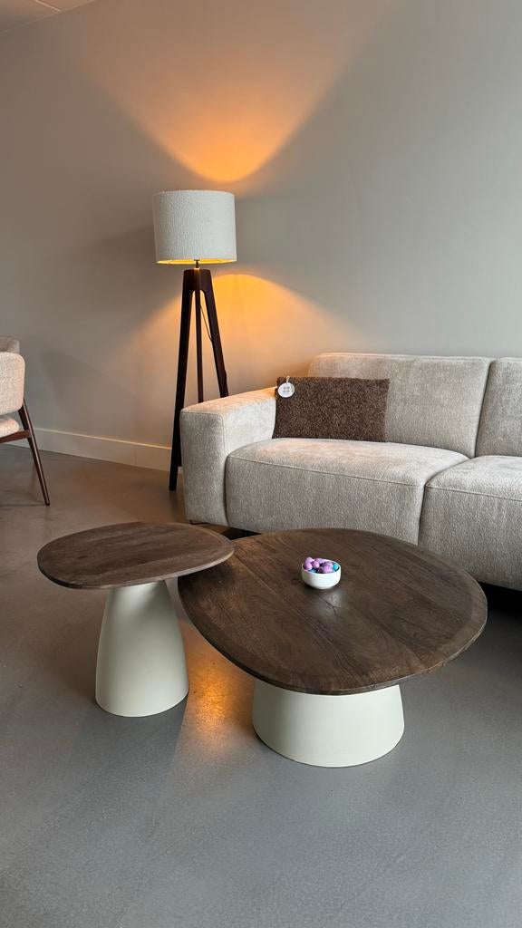 Nieuwe Organische Bijzettafel Mangohout, Huis en Inrichting, Tafels | Bijzettafels, Zo goed als nieuw, Overige vormen, 45 tot 60 cm