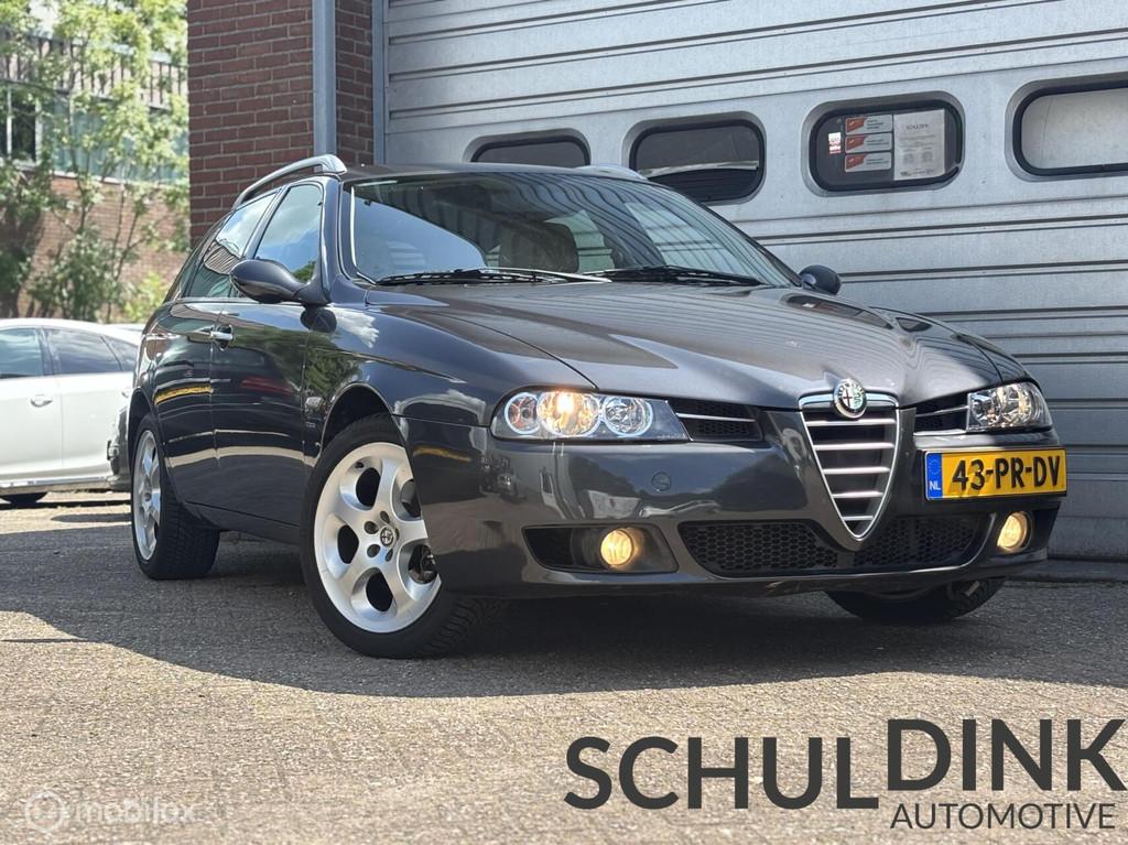 Alfa Romeo 156 Sportwagon 2.0 JTS Distinctive UITSTEKENDE AU, Auto's, Alfa Romeo, Gebruikt, Stoelverwarming, Zilver of Grijs, 1300 kg