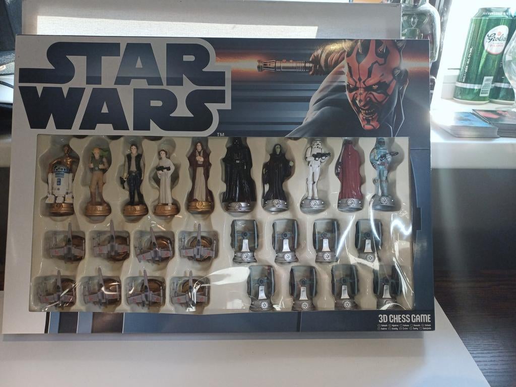 Star Wars chess schaakspel, Verzamelen, Star Wars, Ophalen of Verzenden, Zo goed als nieuw, Actiefiguurtje