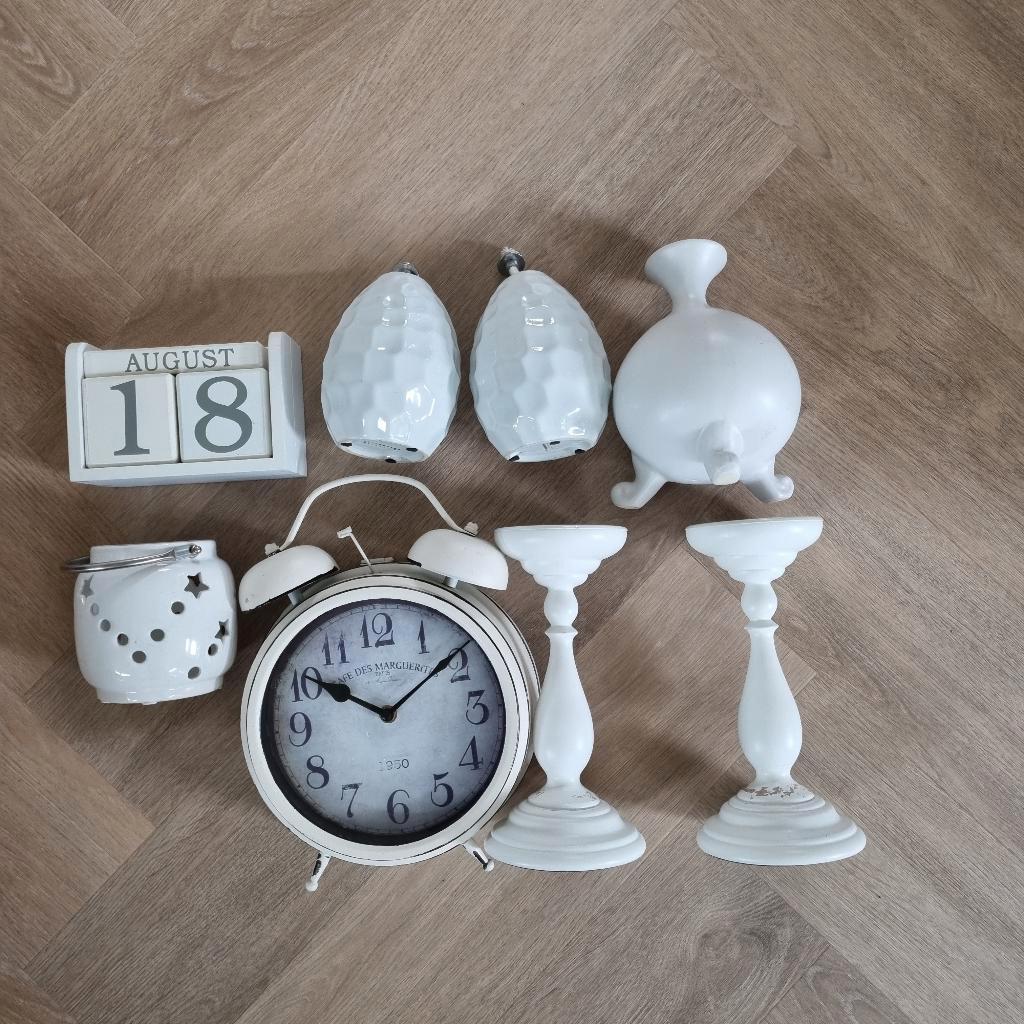 Witte woonaccesoires (oa vaas, klok, kaarshouders), Ophalen of Verzenden, Zo goed als nieuw