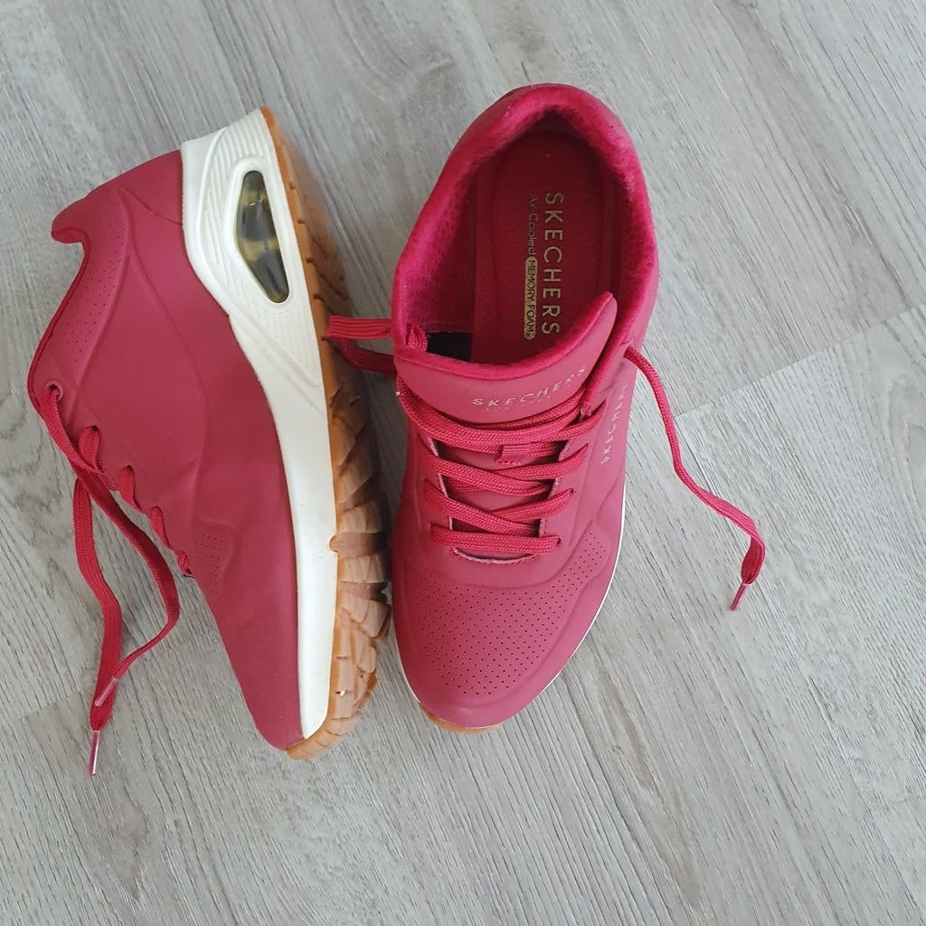 Dames Sneakers maat 39, Kleding | Dames, Schoenen, Ophalen of Verzenden, Zo goed als nieuw, Rood, Sneakers of Gympen