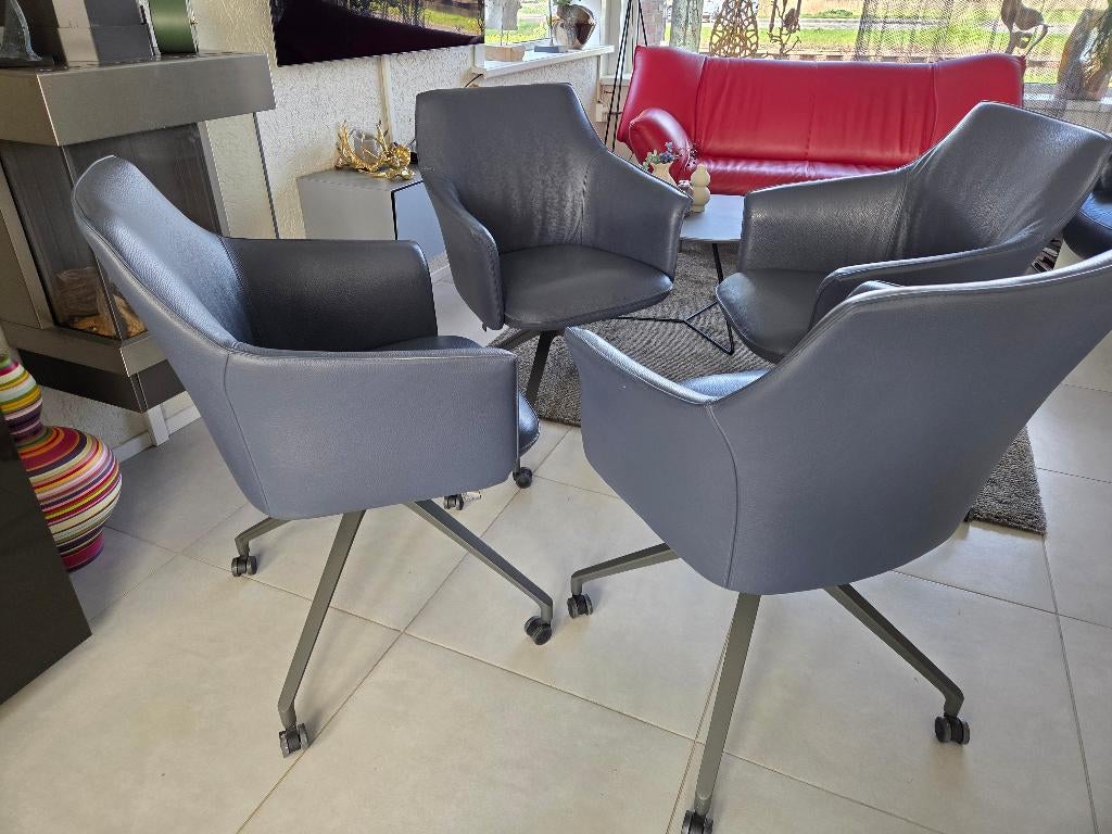 Leolux eetkamerstoelen 4 stuks, Gebruikt, Blauw, Leer, Ophalen of Verzenden