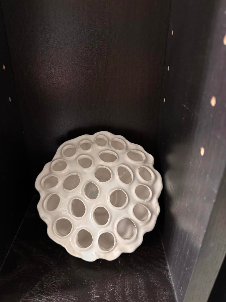 Witte porseleinen vaas van Des Pots Lotus, Gebruikt, Wit, Aardewerk of Porselein, Ophalen of Verzenden