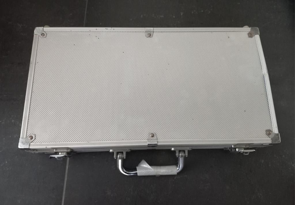 Pokerset in aluminium koffer, Ophalen