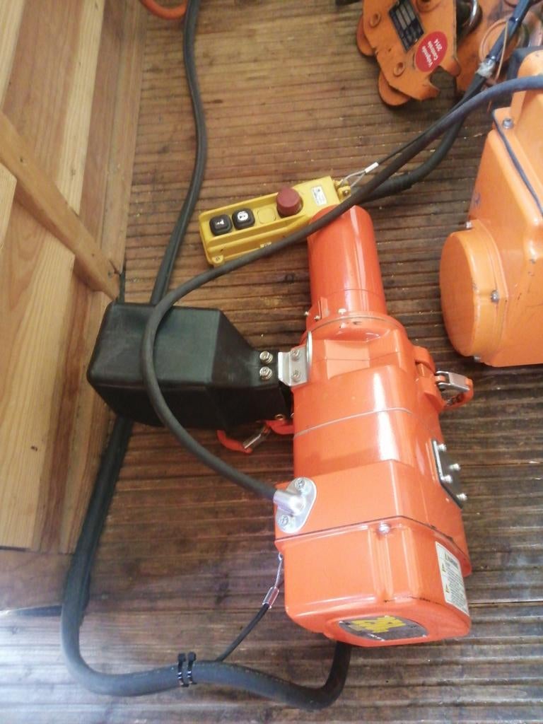 Elektrische kettingtakel 250kg 3m hefhoogte, Ophalen, Gebruikt, Elektrisch