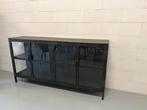 Zwart stalen dressoir, Ophalen, 150 tot 200 cm, Zo goed als nieuw, Glas