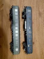 2 Modelspoor Wagons: Blauw & Groen, Hobby en Vrije tijd, Modeltreinen | H0, Ophalen of Verzenden