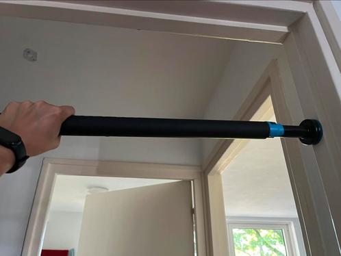 Optrekstang pull up, Sport en Fitness, Fitnessmaterialen, Zo goed als nieuw, Oprekstang, Ophalen
