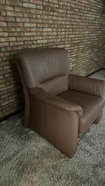 Bruine leren fauteuil, Ophalen, Eenpersoons, 75 tot 100 cm, Zo goed als nieuw