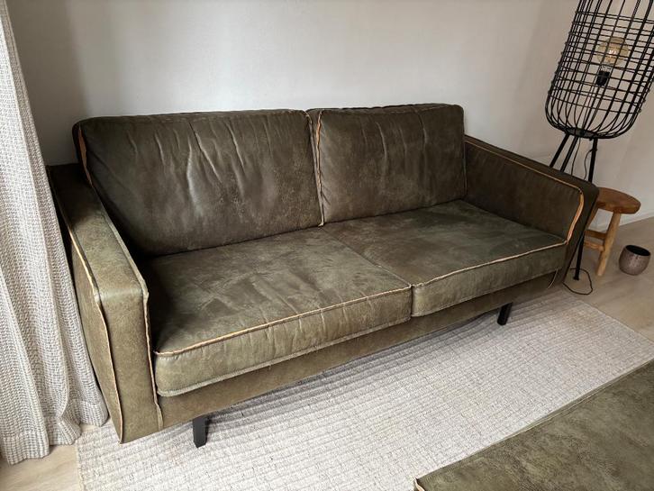 WOOOD 2,5 zitsbank + poef Rodeo ecoleer groen, Huis en Inrichting, Banken | Bankstellen, Gebruikt, Rechte bank, Overige maten