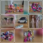 Pakket met poppen, barbies, veel accessoires, kleertjes etc., Kinderen en Baby's, Speelgoed | Poppen, Ophalen of Verzenden, Gebruikt