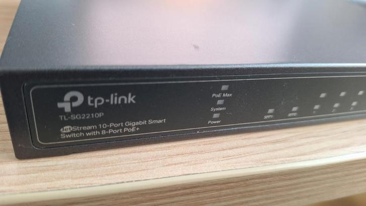 TP-Link TL-SG2210P Gigabit Smart Switch, Computers en Software, Netwerk switches, Zo goed als nieuw, Ophalen of Verzenden