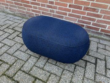 Leolux poef / hocker op wieltjes beschikbaar voor biedingen