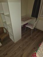 Kinderbureau met hoek kast en stoel., Huis en Inrichting, Ophalen of Verzenden