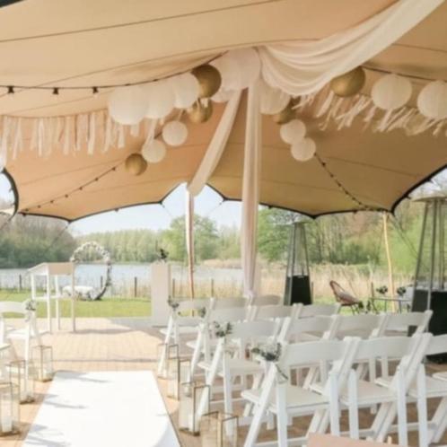Witte weddingchairs / luxe klapstoelen te huur, Hobby en Vrije tijd, Feestartikelen | Verhuur, Zo goed als nieuw, Overige, Ophalen of Verzenden