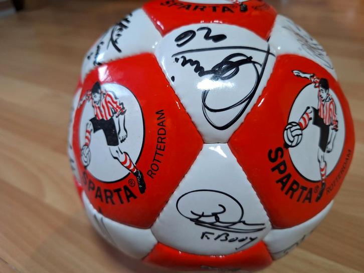 Sparta voetbal met handtekeningen, Verzamelen, Sportartikelen en Voetbal, Nieuw, Overige typen, Sparta, Ophalen