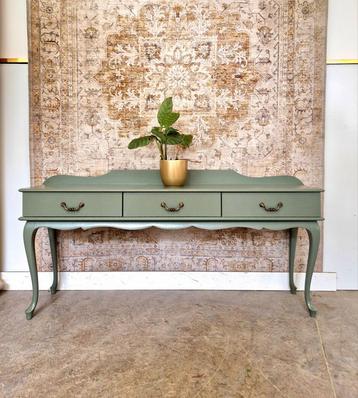 Groen ladekastje/ queen anne dressoir/ tvkast  beschikbaar voor biedingen