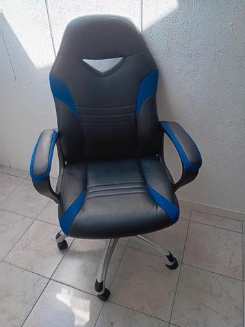 Game/bureau stoel beschikbaar voor biedingen