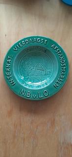 (K)NBLO Nijmeegse vierdaagse bordje van 1950 met Waalbrug., Verzamelen, Ophalen of Verzenden, Overige soorten, Nederland, Overige typen
