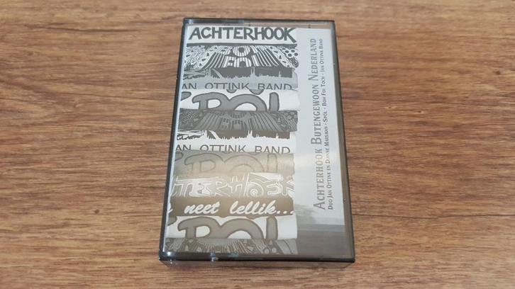 Achterhook Butengewoon Nederland CASSETTE oa Boh Foi Toch, Cd's en Dvd's, Cassettebandjes, Zo goed als nieuw, Origineel, Nederlandstalig