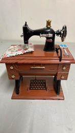 Vintage Muziekdoosje in de vorm van een naaimachine, Ophalen of Verzenden