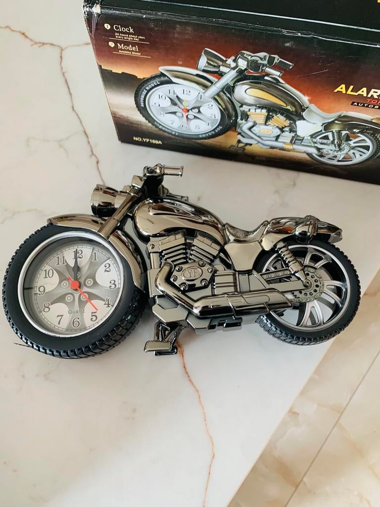 Motor klok, alarmklok, Ophalen of Verzenden, Nieuw, Analoog, Wekker of Tafelklok