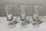 3 Jägermeister glaasjes op voet,  l. 9,5 cm (2 cl)., Verzamelen, Glas en Borrelglaasjes, Ophalen of Verzenden, Borrel- of Shotglas