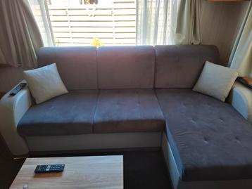 Hoekbank met Slaapfunctie - Comfortabel en Praktisch! beschikbaar voor biedingen