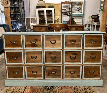 Apothekerskast, ladekast beschikbaar voor biedingen